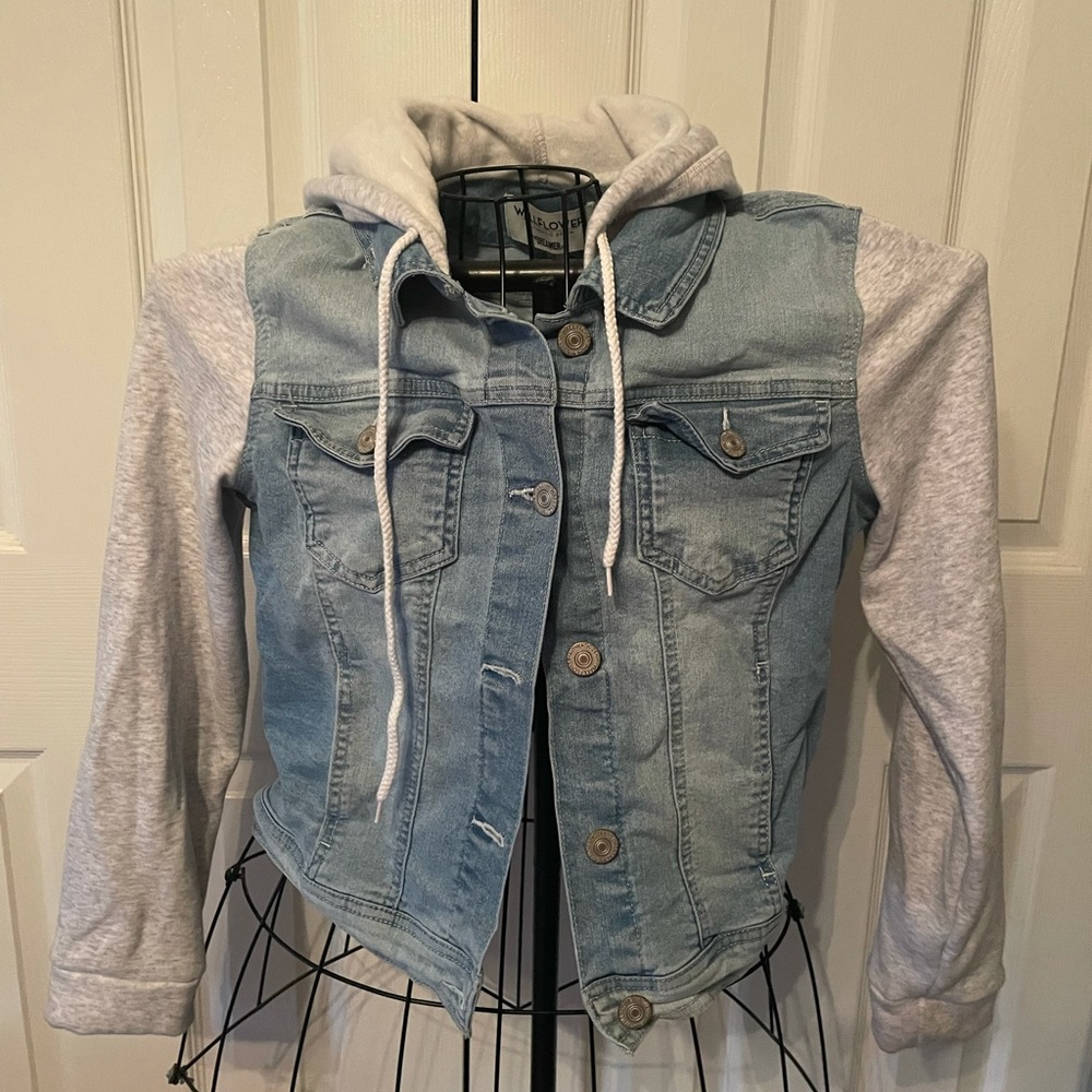 New w/o tags Child’s Large sweatshirt jean jacket